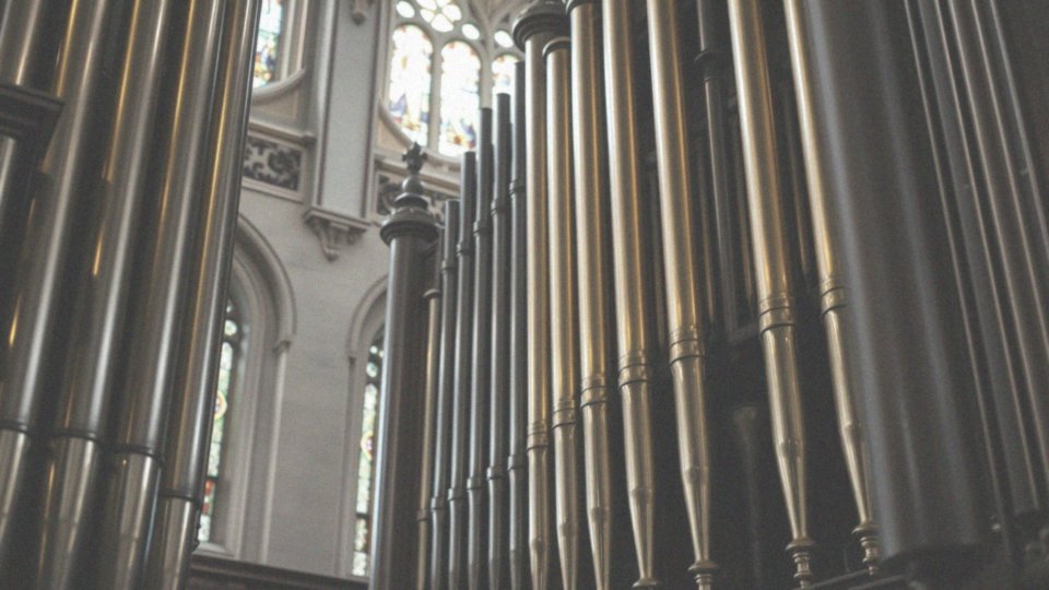 Jakie funkcje organów kościelnych mają wpływ na ich cenę?