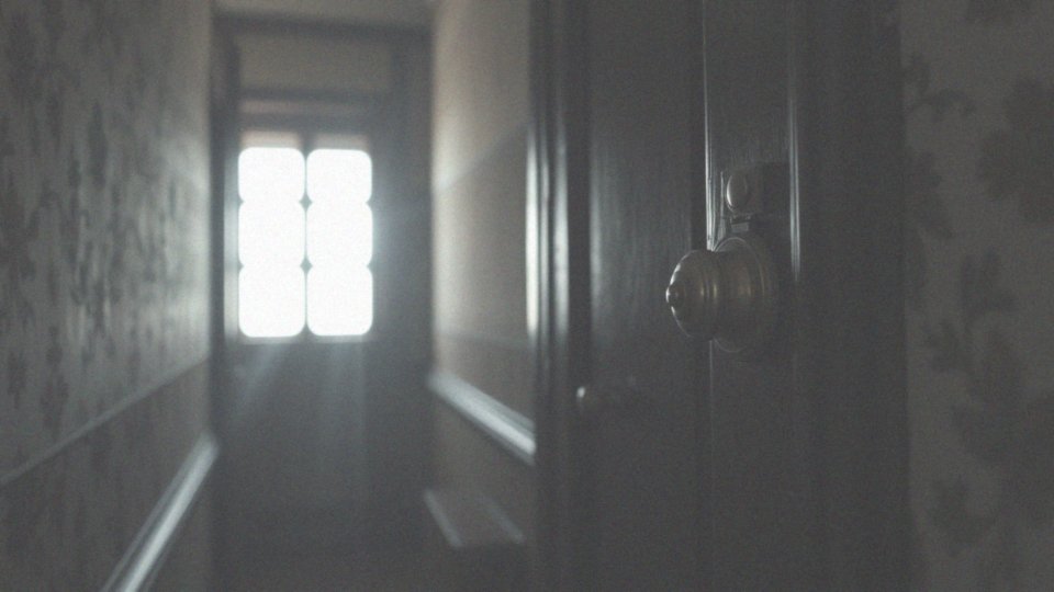 Jak dźwięk dzwonka może sugerować nowego wroga lub kłótnie?