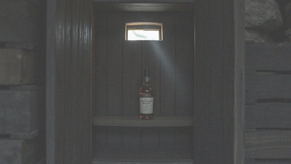 Czy można przechowywać whisky w lodówce?